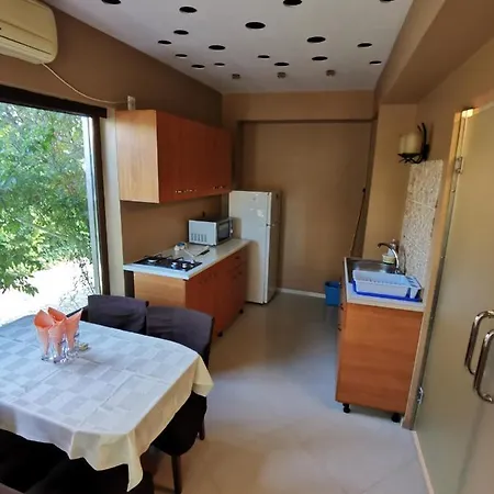 Zuzette ゲストハウス 3*